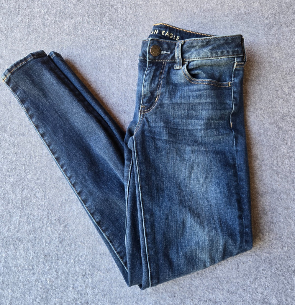 American Eagle Women's Jeans / Jeggings Low Rise Med Wash Size 2 (26x29)